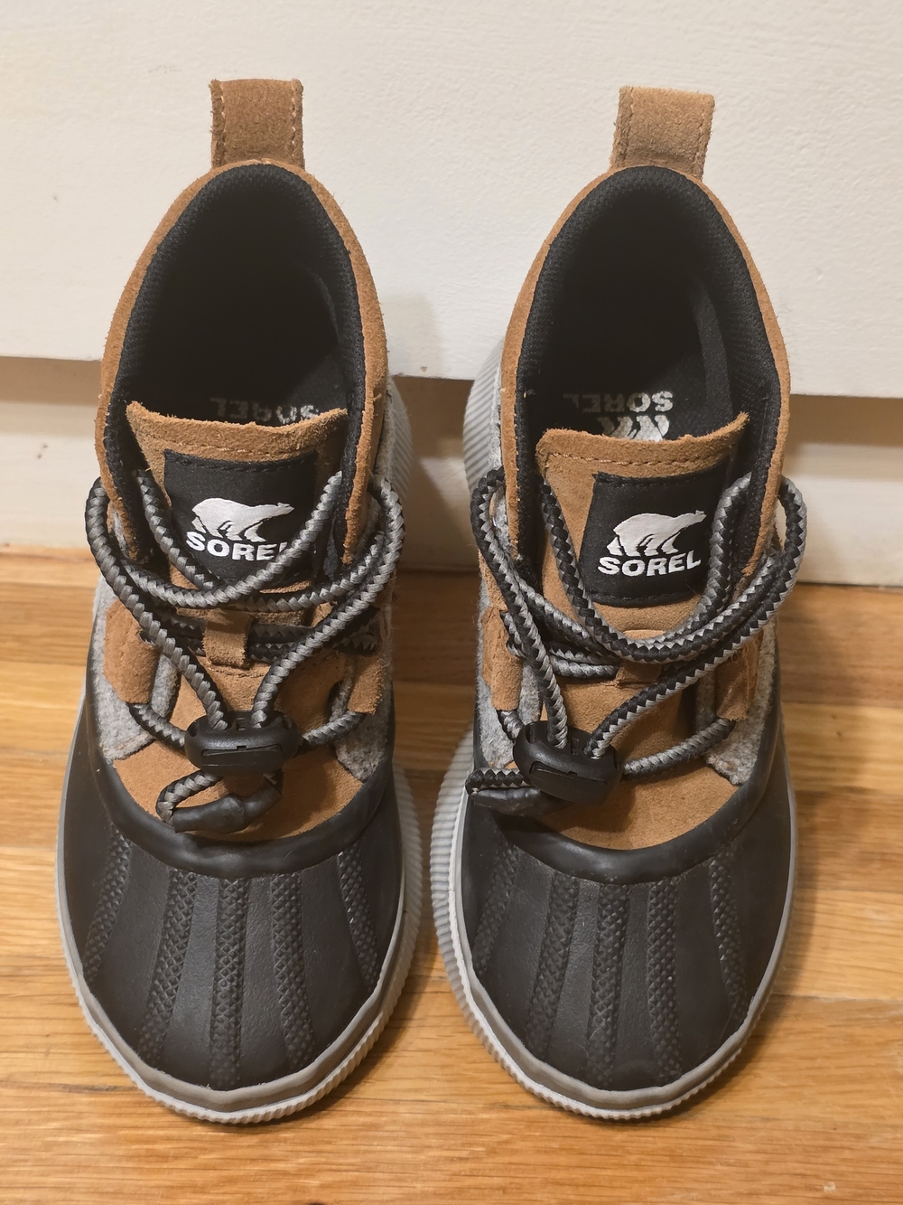 Sorel Girls Size 1 Brown & Black Waterproof Duck Boots Cozy Cabincore